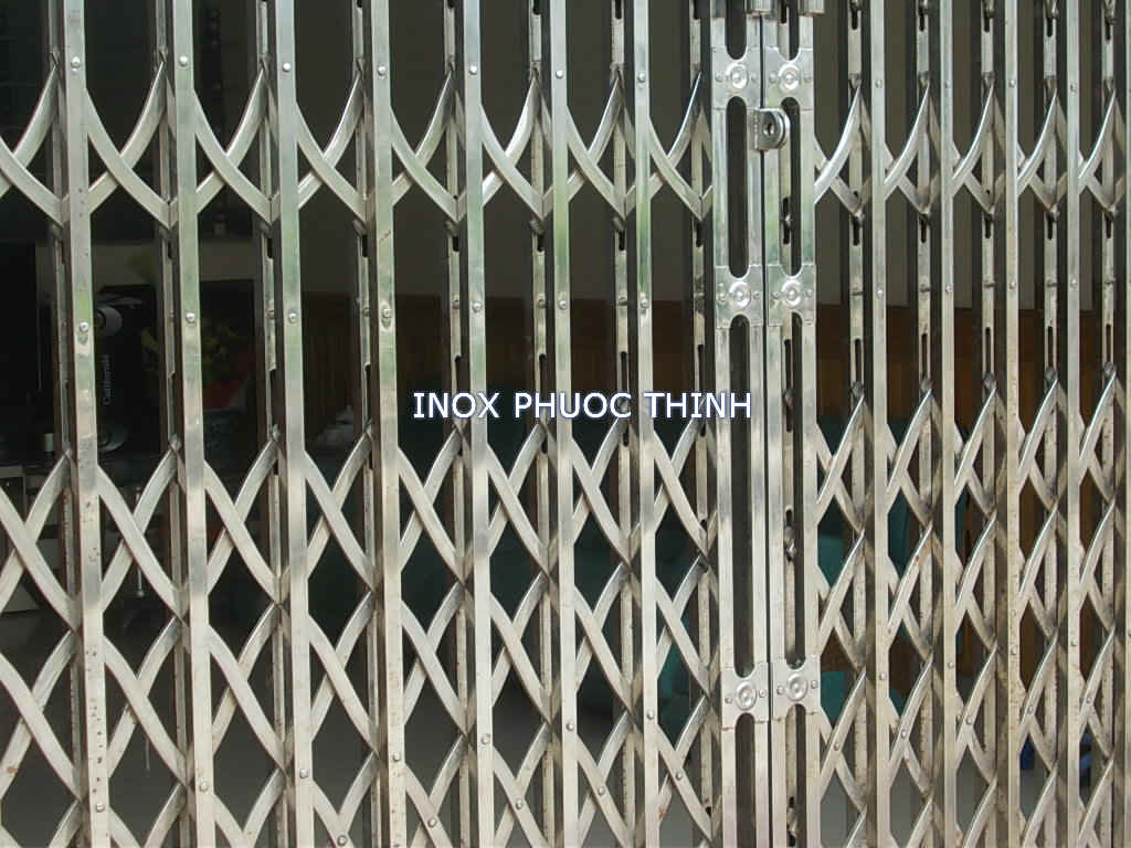 cửa xếp inox đài loan